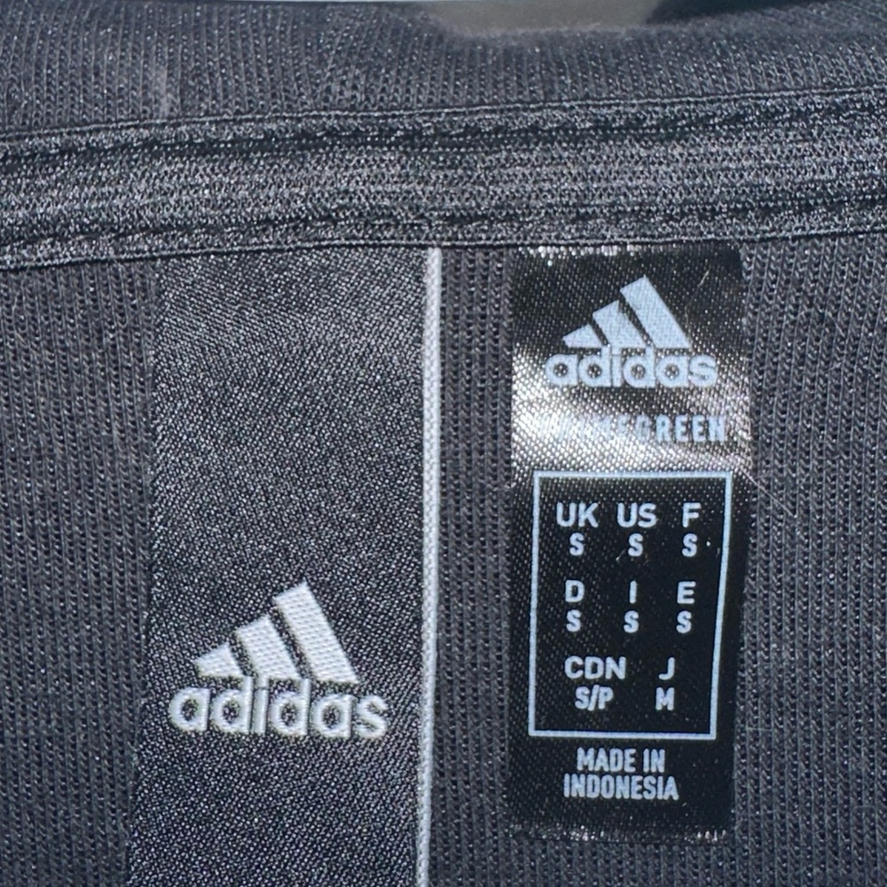 Adidas Size S - Picture 5 of 9